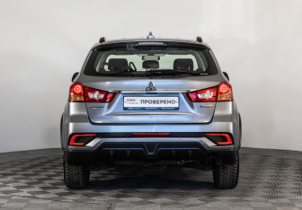 Подержанный автомобиль Mitsubishi ASX 2018 года (6 фото)