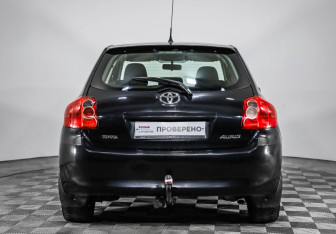 Подержанный автомобиль Toyota Auris Hatchback 2007 года (6 фото)