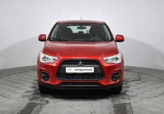 Подержанный автомобиль Mitsubishi ASX 2013 года (2 фото)