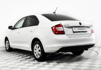 Подержанный автомобиль Skoda Rapid Liftback 2019 года (7 фото)