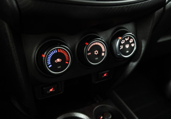 Подержанный автомобиль Mitsubishi ASX 2014 года (15 фото)