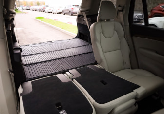 Подержанный автомобиль Volvo XC90 2022 года (31 фото)