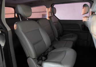 Подержанный автомобиль Hyundai Grand Starex 2016 года (16 фото)