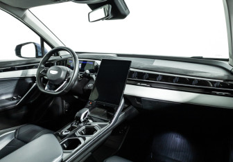 Подержанный автомобиль Geely Atlas 2023 года (9 фото)