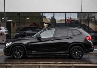 Подержанный автомобиль BMW X1 2013 года (9 фото)