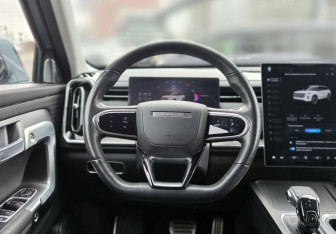 Подержанный автомобиль Jaecoo J7 2023 года (19 фото)