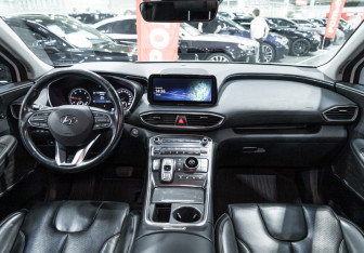 Подержанный автомобиль Hyundai Santa Fe 2020 года (13 фото)