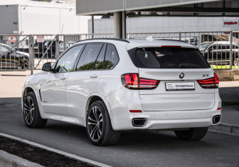 Подержанный автомобиль BMW X5 2017 года (8 фото)