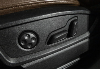 Подержанный автомобиль Audi Q5 2017 года (16 фото)