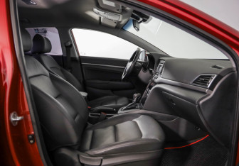 Подержанный автомобиль Hyundai Elantra Sedan 2016 года (24 фото)