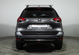 Подержанный автомобиль Nissan X-Trail 2021 года (6 фото)