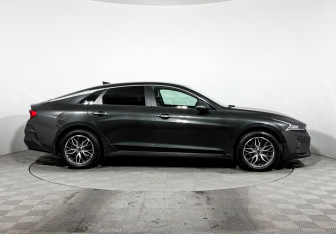 Подержанный автомобиль Kia K5 2021 года (4 фото)