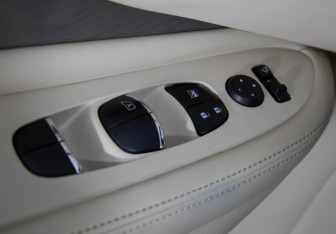 Подержанный автомобиль Nissan Murano Suv 2019 года (18 фото)