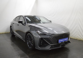 Подержанный автомобиль Changan UNI-V 2024 года (3 фото)