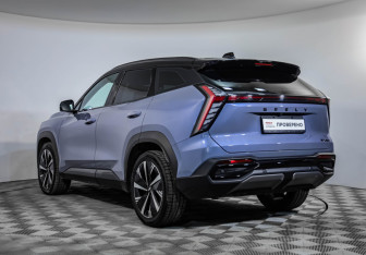 Подержанный автомобиль Geely Atlas 2023 года (7 фото)