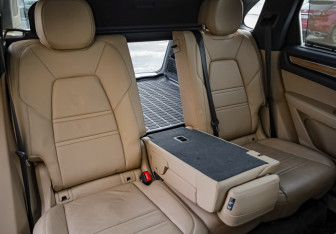 Подержанный автомобиль Porsche Cayenne 2018 года (33 фото)