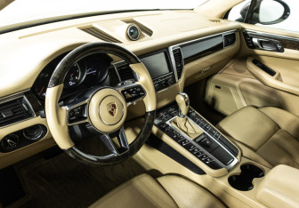 Подержанный автомобиль Porsche Macan 2014 года (11 фото)