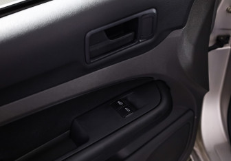 Подержанный автомобиль Ford Focus Hatchback 2007 года (13 фото)