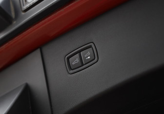 Подержанный автомобиль Porsche Cayenne 2022 года (34 фото)