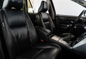 Подержанный автомобиль Volvo XC90 2008 года (17 фото)