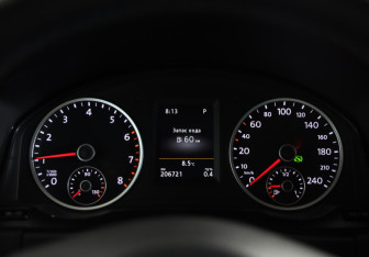 Подержанный автомобиль Volkswagen Tiguan 2015 года (11 фото)