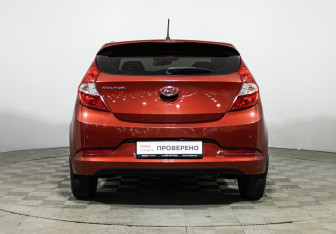 Подержанный автомобиль Hyundai Solaris Hatchback 2016 года (6 фото)