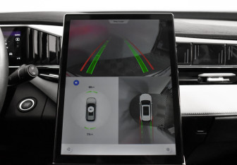 Подержанный автомобиль Geely Atlas 2024 года (18 фото)