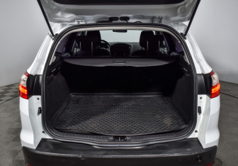Подержанный автомобиль Ford Focus Wagon 2013 года (19 фото)