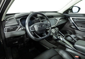 Подержанный автомобиль Geely Atlas Pro 2023 года (11 фото)