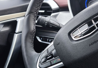 Подержанный автомобиль Geely Coolray 2023 года (37 фото)