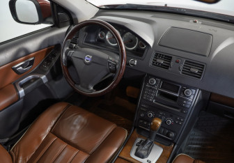 Подержанный автомобиль Volvo XC90 2013 года (8 фото)
