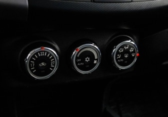 Подержанный автомобиль Mitsubishi Outlander 2010 года (15 фото)