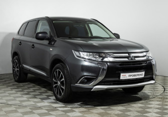 Подержанный автомобиль Mitsubishi Outlander 2015 года (3 фото)