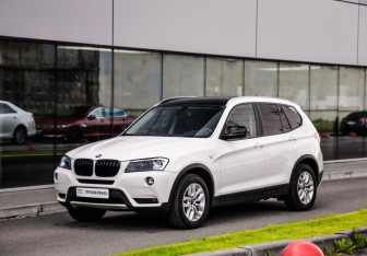 Подержанный автомобиль BMW X3 2012 года (3 фото)