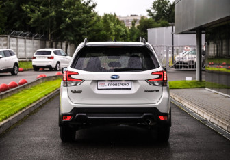 Подержанный автомобиль Subaru Forester Suv 2024 года (7 фото)
