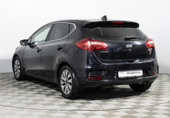 Подержанный автомобиль Kia Ceed Hatchback 2017 года (7 фото)