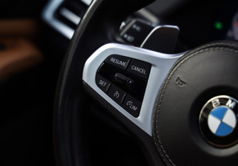 Подержанный автомобиль BMW X5 2023 года (16 фото)