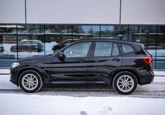 Подержанный автомобиль BMW X3 2019 года (8 фото)