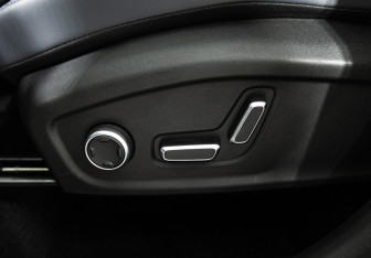 Подержанный автомобиль Geely Atlas 2024 года (17 фото)