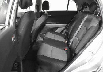 Подержанный автомобиль Hyundai Creta 2016 года (11 фото)