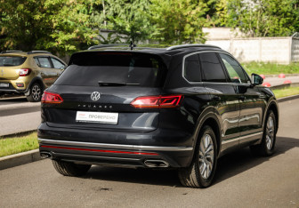 Подержанный автомобиль Volkswagen Touareg 2018 года (6 фото)