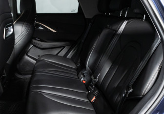 Подержанный автомобиль Omoda C5 2023 года (10 фото)