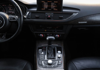 Подержанный автомобиль Audi A7 2012 года (18 фото)