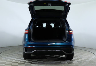 Подержанный автомобиль Geely Monjaro 2023 года (7 фото)