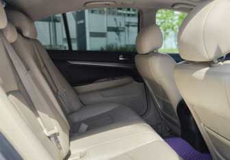 Подержанный автомобиль Infiniti G Sedan 2010 года (13 фото)
