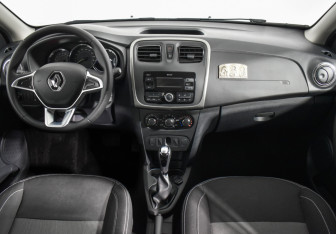 Подержанный автомобиль Renault Sandero 2022 года (12 фото)