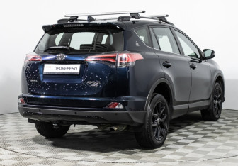 Подержанный автомобиль Toyota RAV4 2019 года (9 фото)