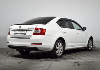 Подержанный автомобиль Skoda Octavia Liftback 2016 года (5 фото)