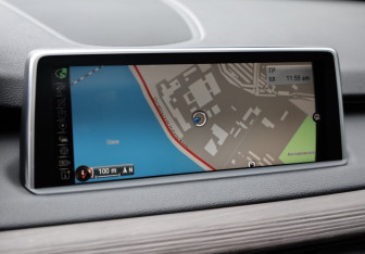 Подержанный автомобиль BMW X5 2015 года (16 фото)