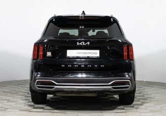 Подержанный автомобиль Kia Sorento 2022 года (6 фото)